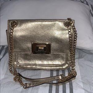 Crossbody purse